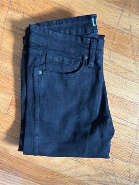 Slim Fit Men's Black Jeans - Classic Everyday Style